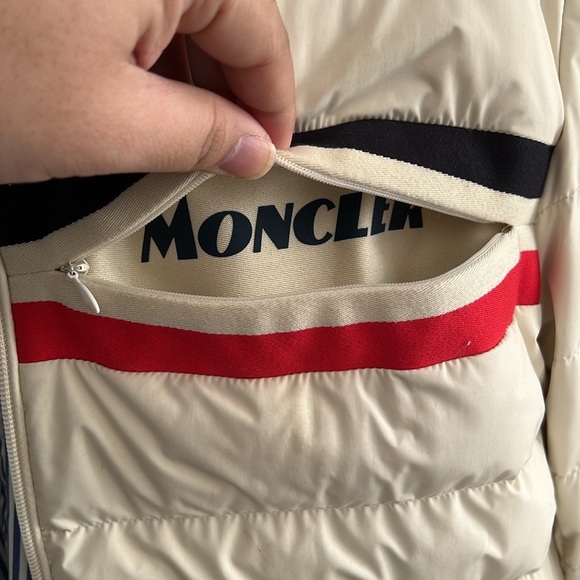 Off white / Cream lightweight down jacket by Moncler - Picture 5 of 17